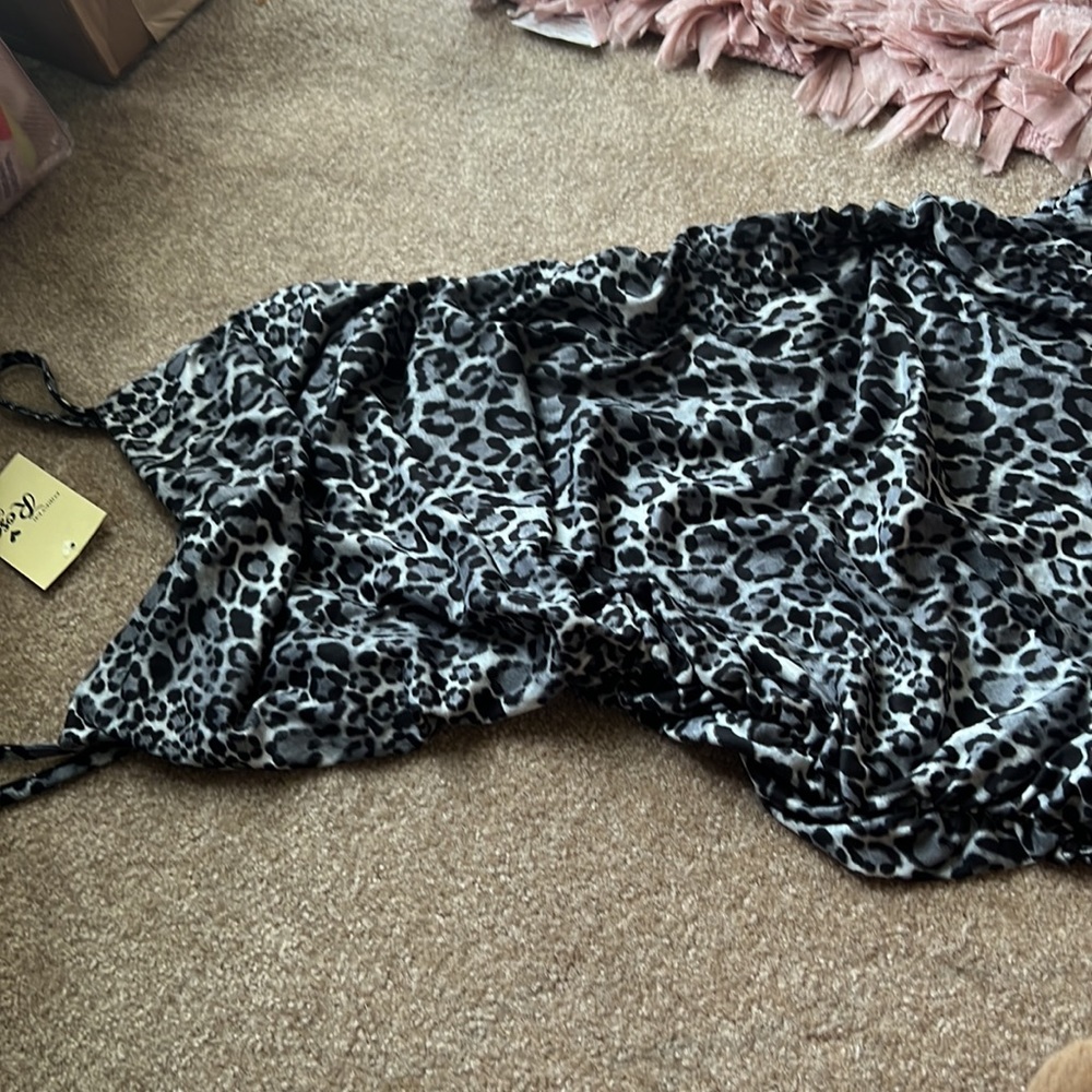 Dress - Picture 3 of 3